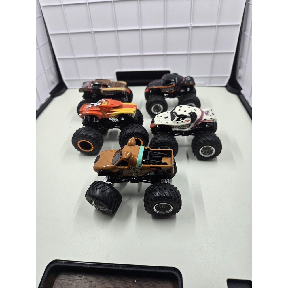 Hot Wheels Monster Jam 1:64 Scale Scooby Monster Mutt Dalmation Lot Of 5